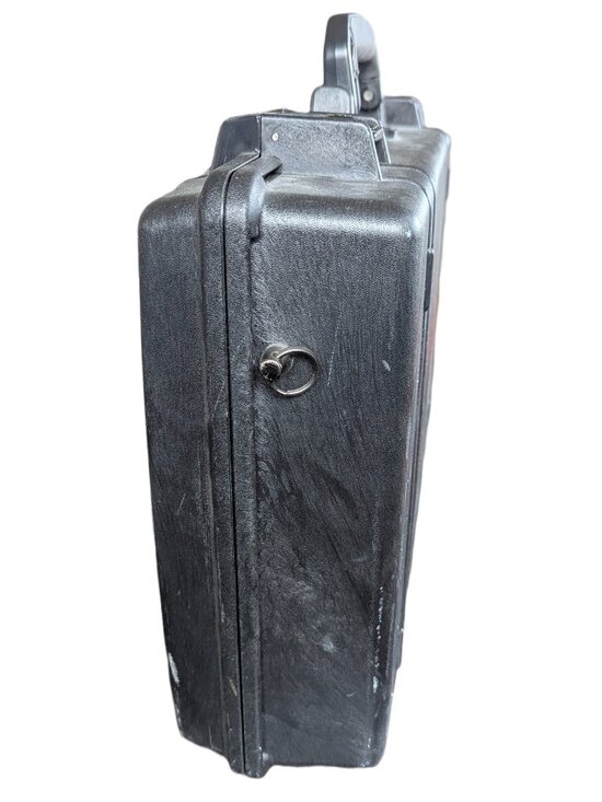 Pelican 1490 Case - Locking Laptop case / Briefcase - Picture 11 of 16